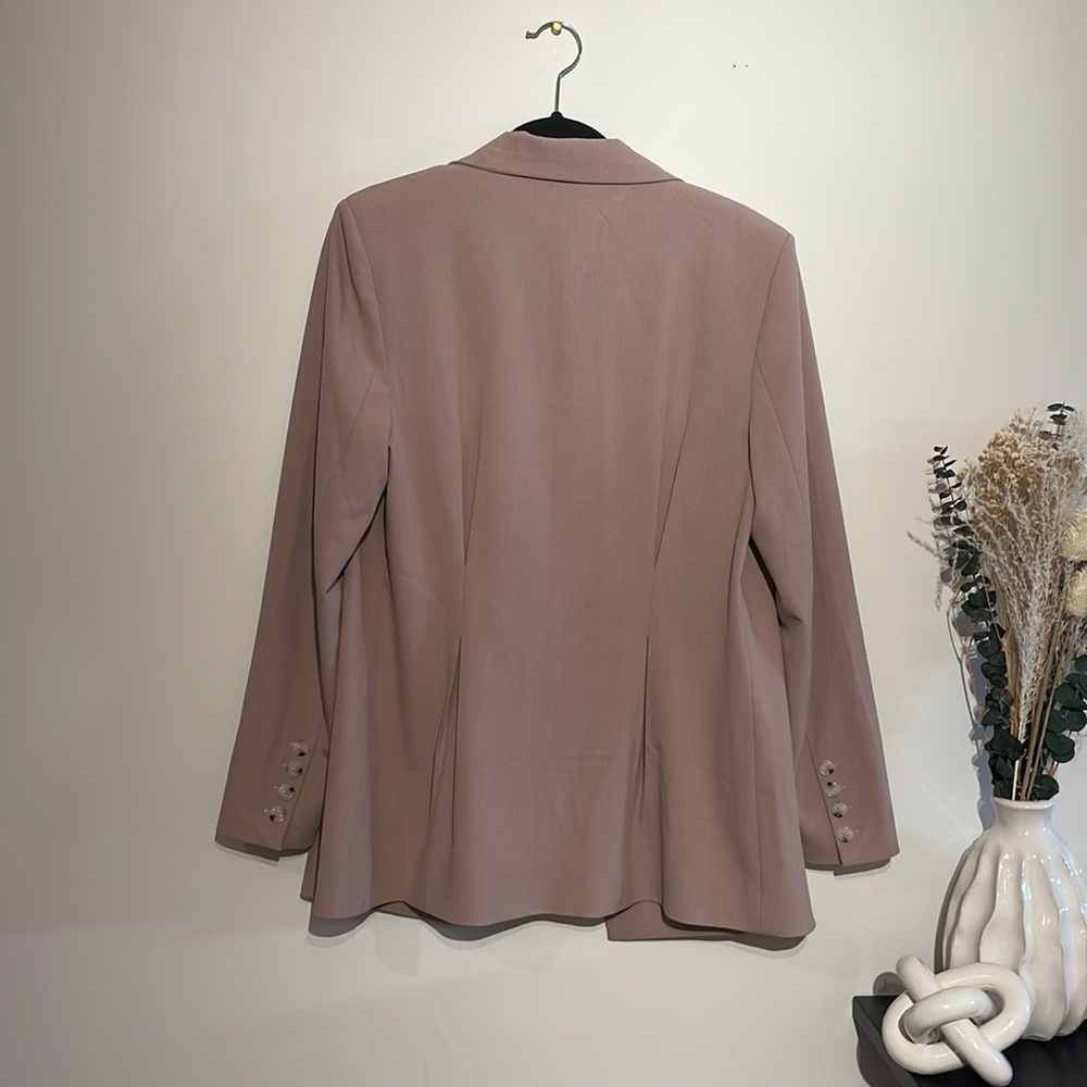 CHIC SINGED BLAZER from NA-KD - Picture 8 of 10